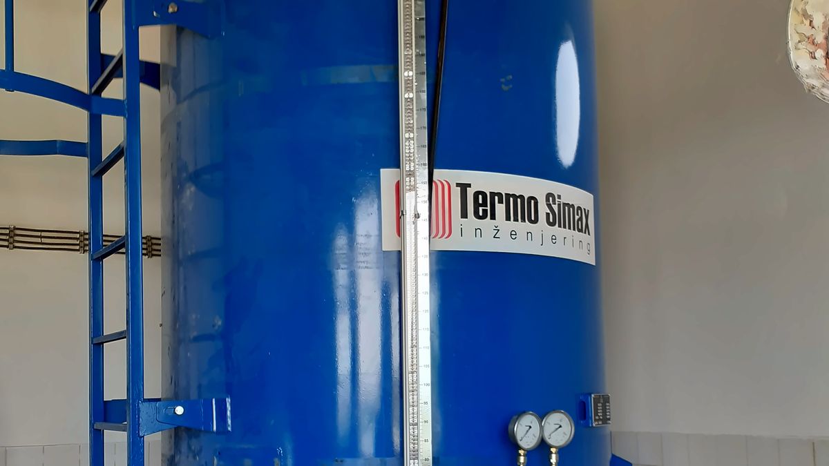 PUP posuda sa natpisom Termo Simax, merilom nivoa i manometrima